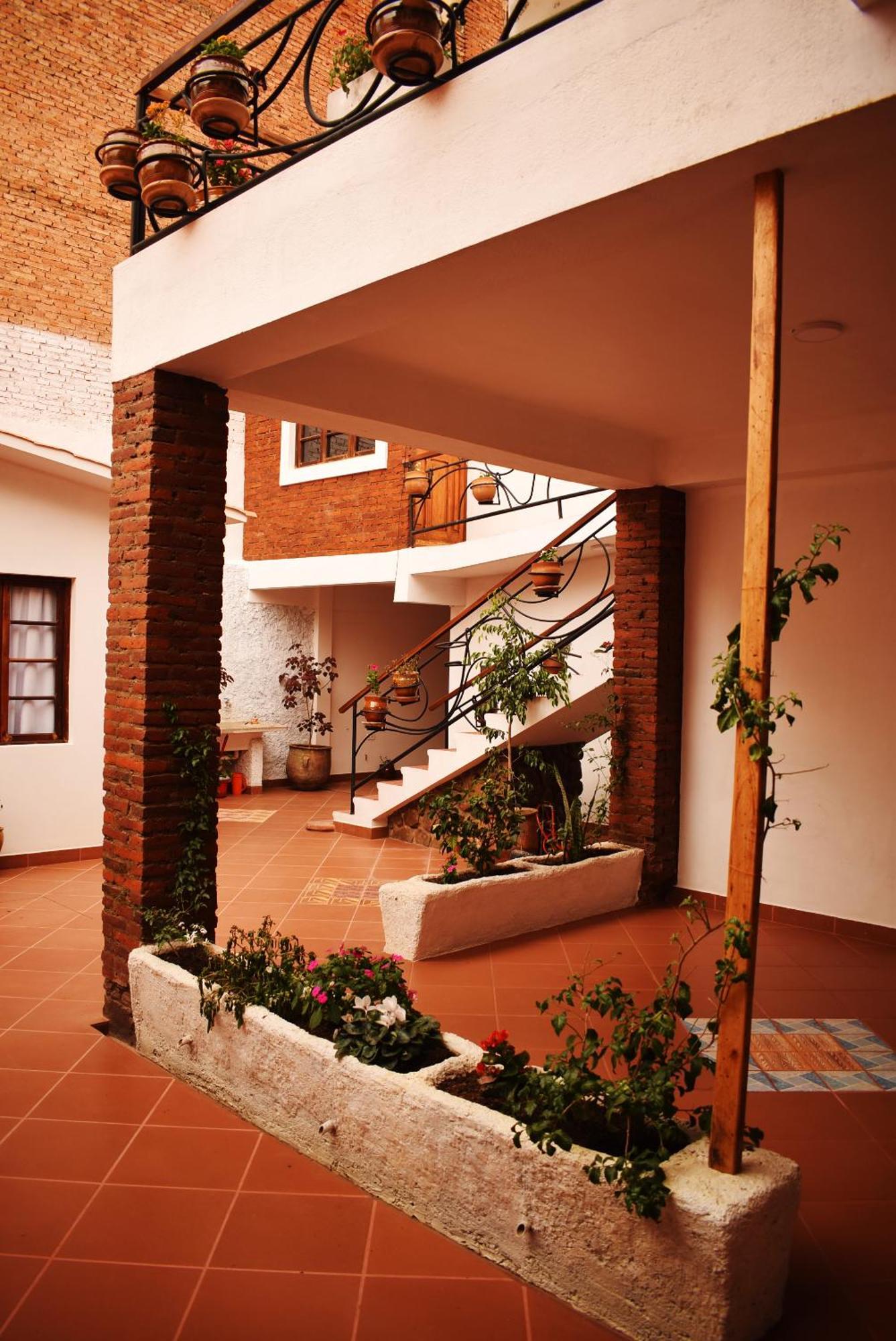 Casa San Martin Suites Cochabamba Exterior photo